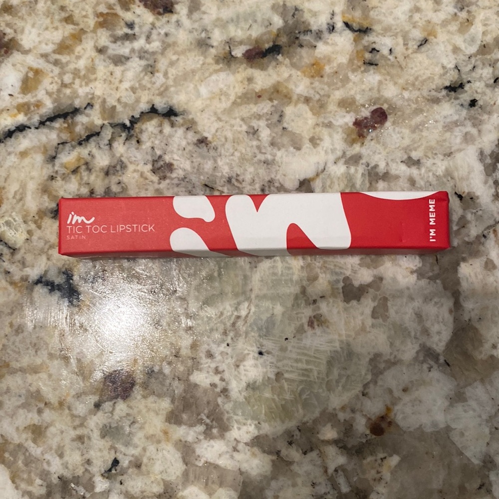 Satin lipstick 💄 Scarlet dress (color)